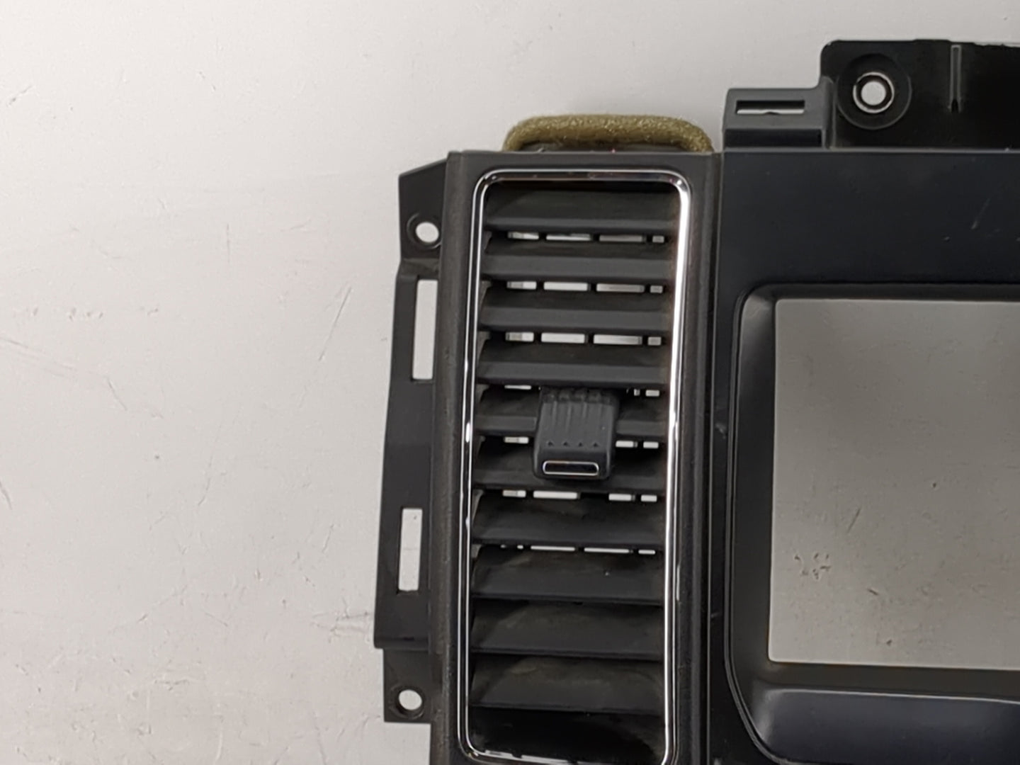 2014-2019 Ford Taurus Radio Control Panel 1491330 - Oemusedautoparts1.com