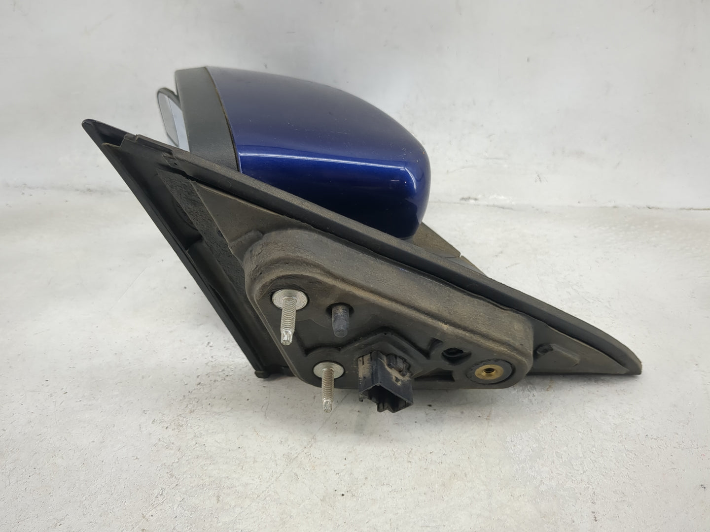 2010-2019 Ford Taurus Driver Side View Mirror - Left Door Mirror OEM Used - Oemusedautoparts1.com
