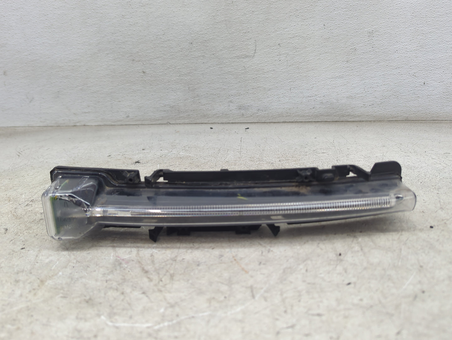 2015 Ford Taurus Third Brake Light Tail Light P/N:AG13-13B220-AB Fits OEM Used Auto Parts - Oemusedautoparts1.com