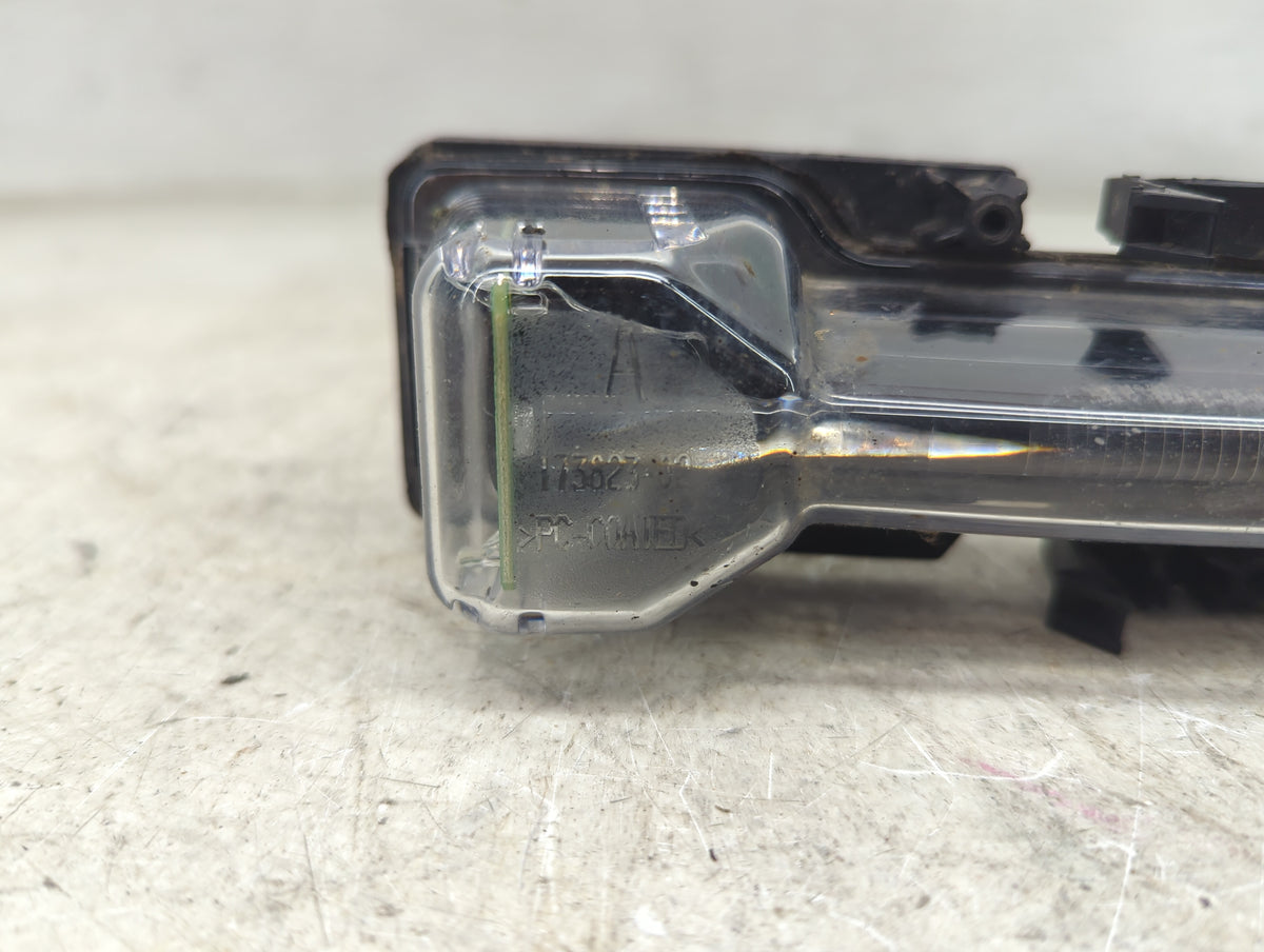 2015 Ford Taurus Third Brake Light Tail Light P/N:AG13-13B220-AB Fits OEM Used Auto Parts - Oemusedautoparts1.com