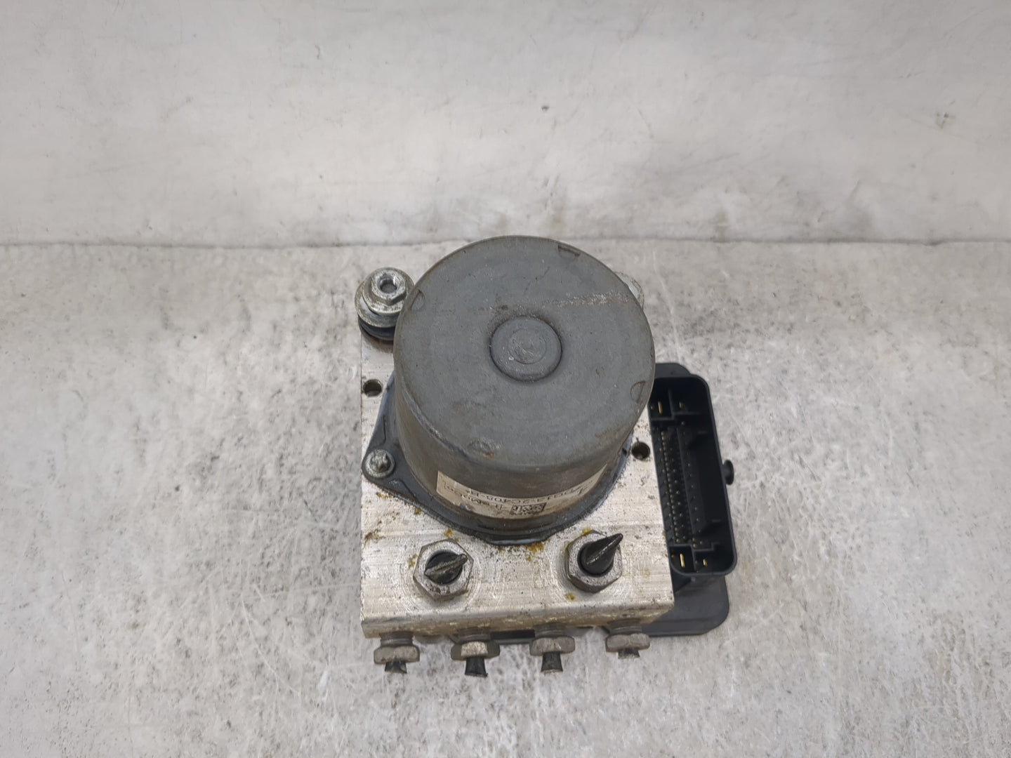 2014-2019 Ford Taurus ABS Pump Control Module Replacement P/N:DG13-2C405-B Fits Fits 2014 2015 2016 2017 2018 2019 OEM Used 