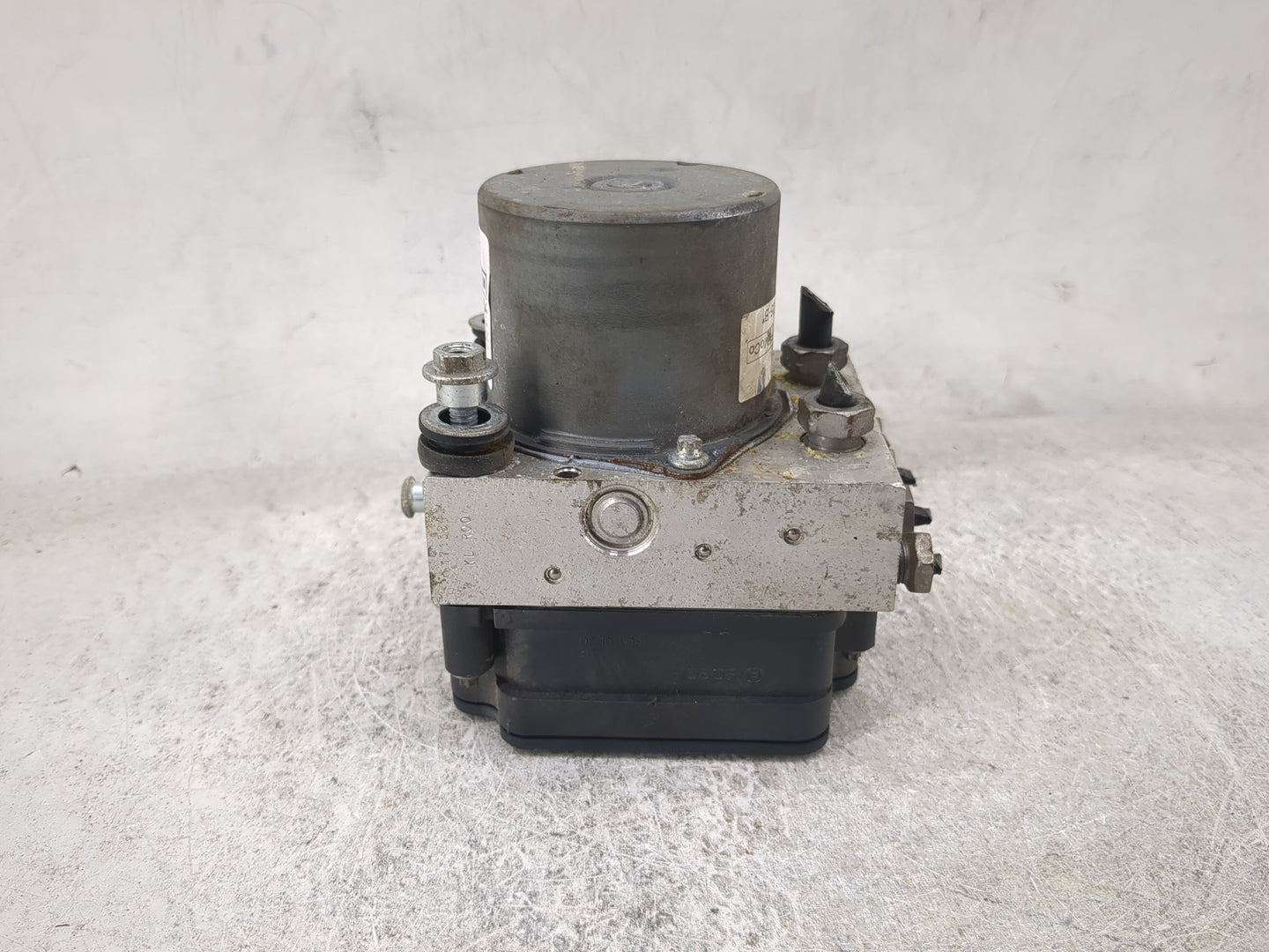 2014-2019 Ford Taurus ABS Pump Control Module Replacement P/N:DG13-2C405-B Fits Fits 2014 2015 2016 2017 2018 2019 OEM Used 