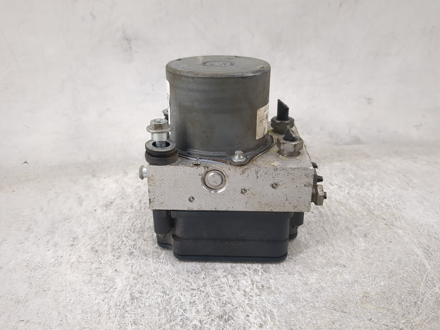 2014-2019 Ford Taurus ABS Pump Control Module Replacement P/N:DG13-2C405-B Fits Fits 2014 2015 2016 2017 2018 2019 OEM Used 