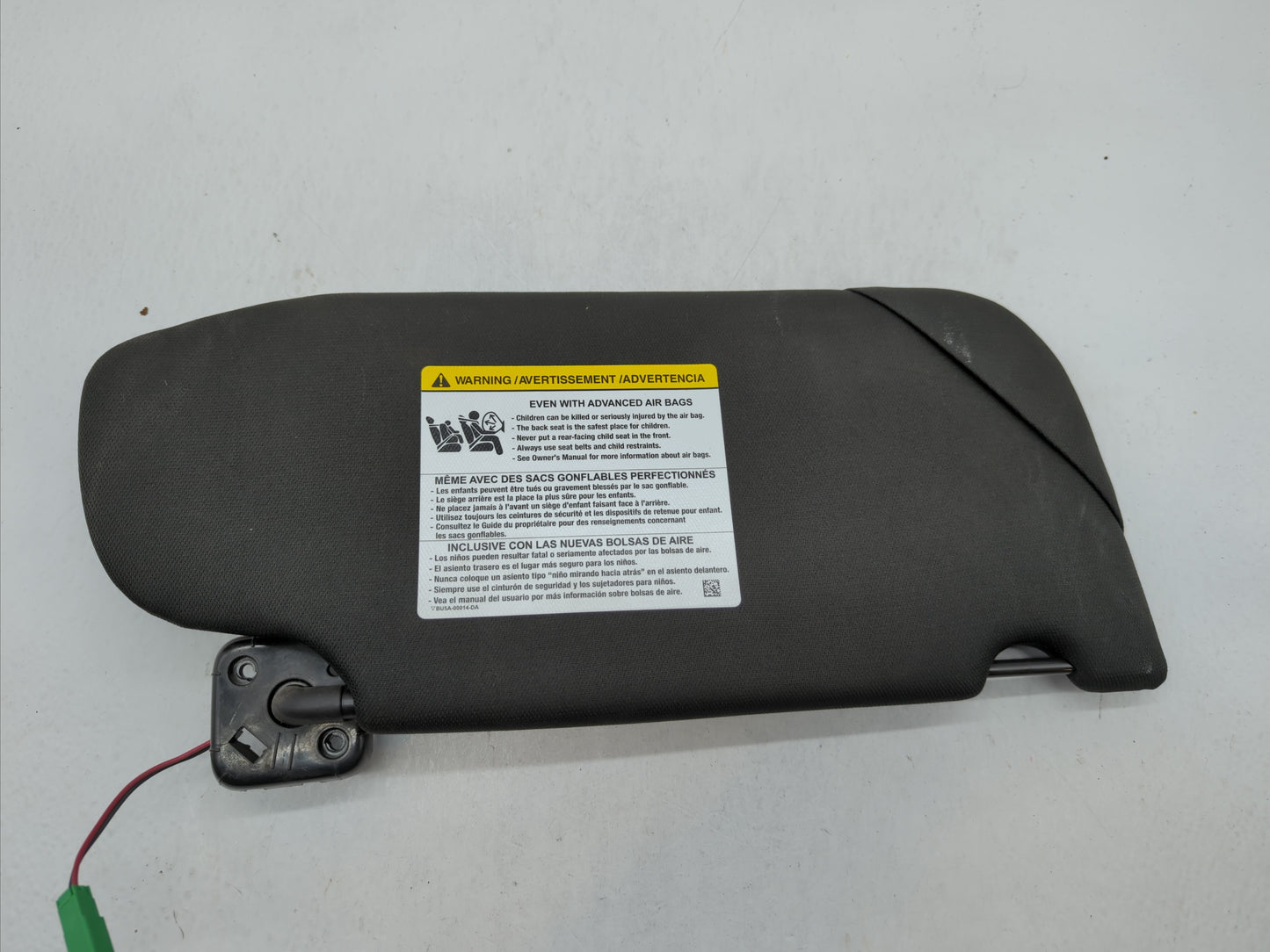 2013-2018 Ford Taurus Sun Visor Shade Replacement Driver Left Mirror Fits Fits 2013 2014 2015 2016 2017 2018 OEM Used Auto P