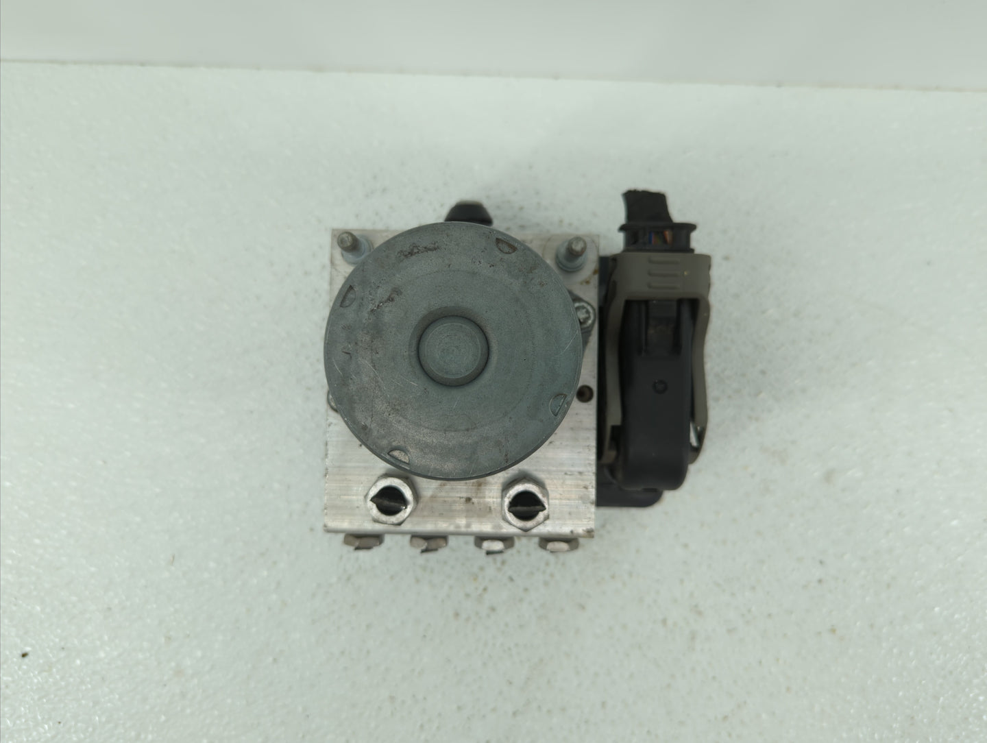2014-2018 Ford Taurus ABS Pump Control Module Replacement P/N:FG13-2C405-A DG13-2C405-BA Fits Fits 2014 2015 2016 2017 2018 