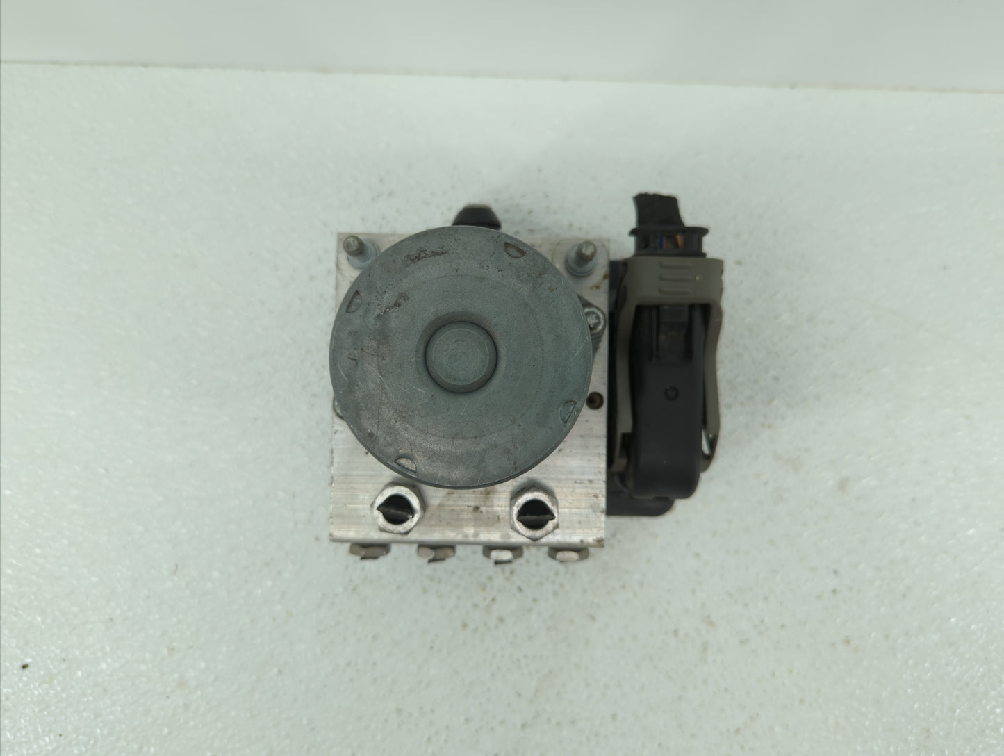 2014-2018 Ford Taurus ABS Pump Control Module Replacement P/N:FG13-2C405-A DG13-2C405-BA Fits Fits 2014 2015 2016 2017 2018 