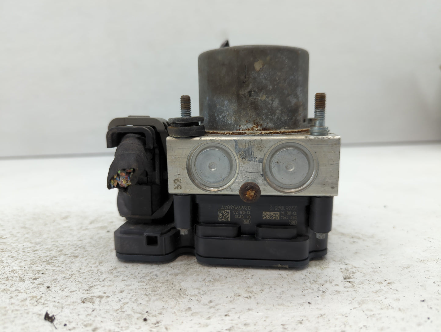 2014-2019 Ford Taurus ABS Pump Control Module Replacement P/N:DG13-2C405-AG FG13-2C405-AB Fits Fits 2014 2015 2016 2017 2018