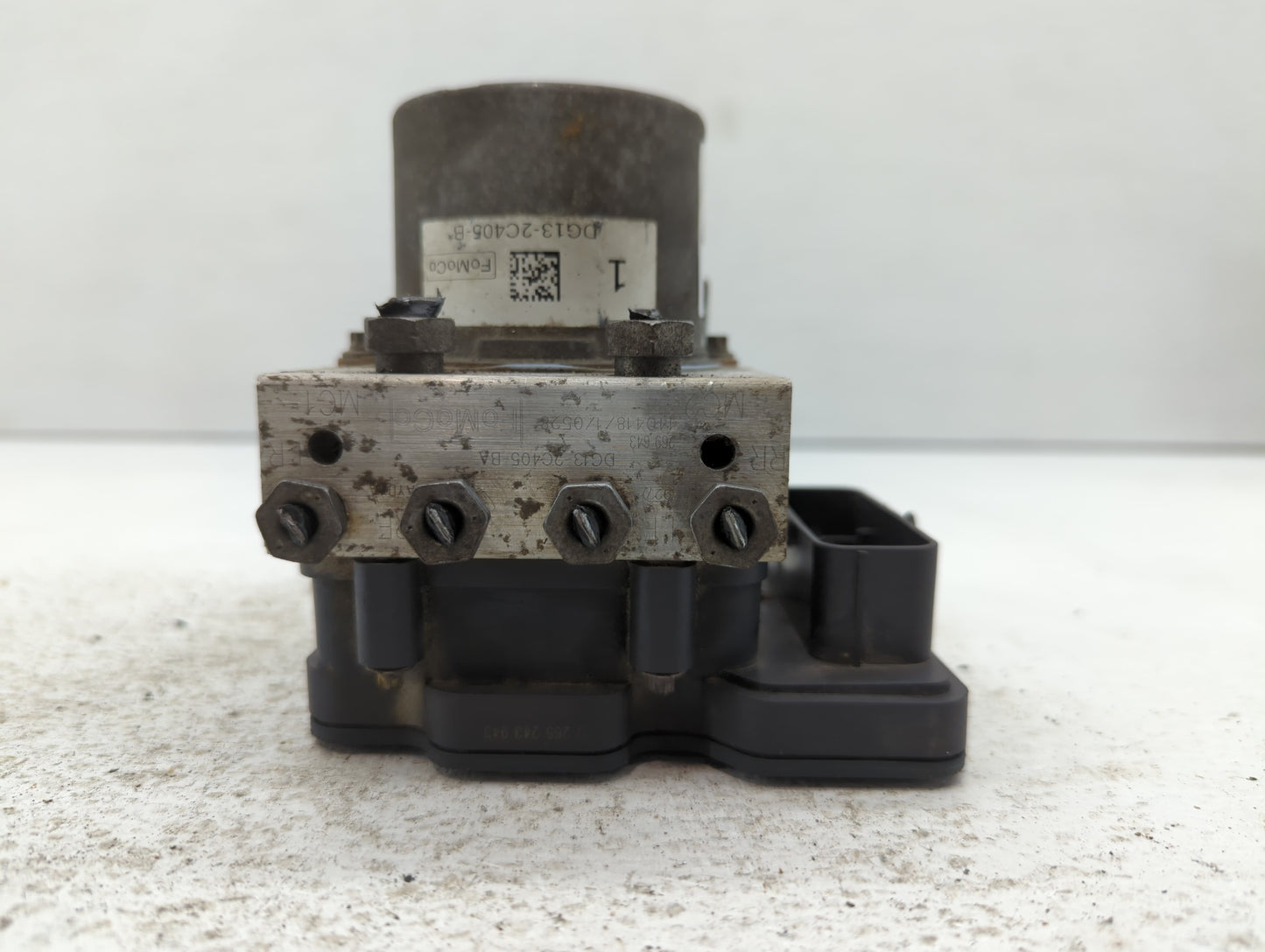 2014-2019 Ford Taurus ABS Pump Control Module Replacement P/N:DG13-2C405-BA FG13-2C405-AB Fits Fits 2014 2015 2016 2017 2018