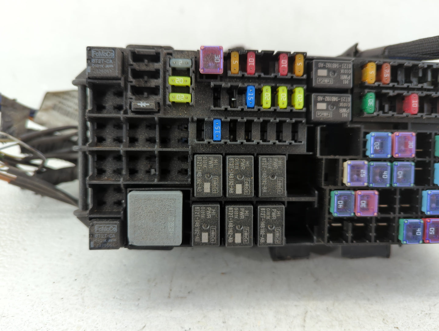 2013-2016 Ford Taurus Fusebox Fuse Box Panel Relay Module P/N:DG1T-14A003-BA Fits Fits 2013 2014 2015 2016 OEM Used Auto Par