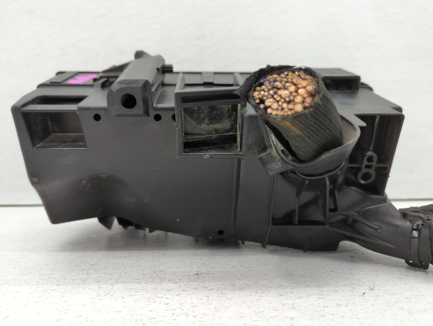 2013-2016 Ford Taurus Fusebox Fuse Box Panel Relay Module P/N:DG1T-14A003-BA Fits Fits 2013 2014 2015 2016 OEM Used Auto Par