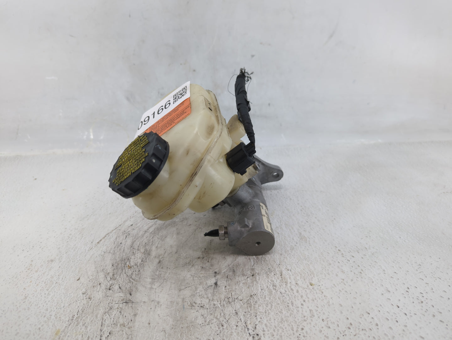 2013-2019 Ford Taurus Brake Master Cylinder - Oemusedautoparts1.com