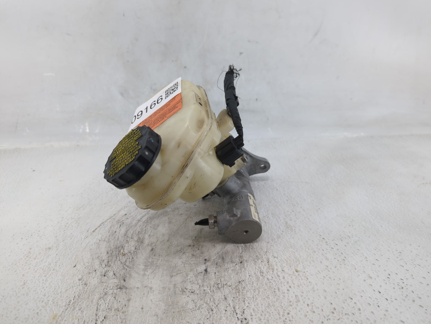 2013-2019 Ford Taurus Brake Master Cylinder - Oemusedautoparts1.com
