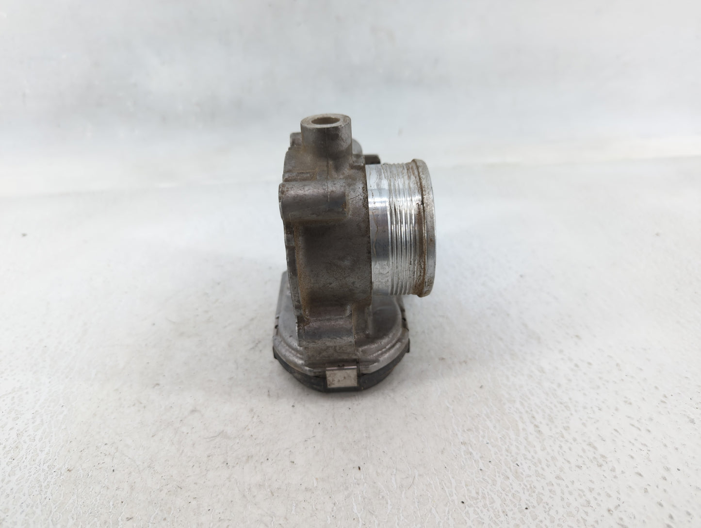 2013-2017 Ford Taurus Throttle Body P/N:CM5E 9F991 AD Fits Fits 2012 2013 2014 2015 2016 2017 OEM Used Auto Parts - Oemuseda