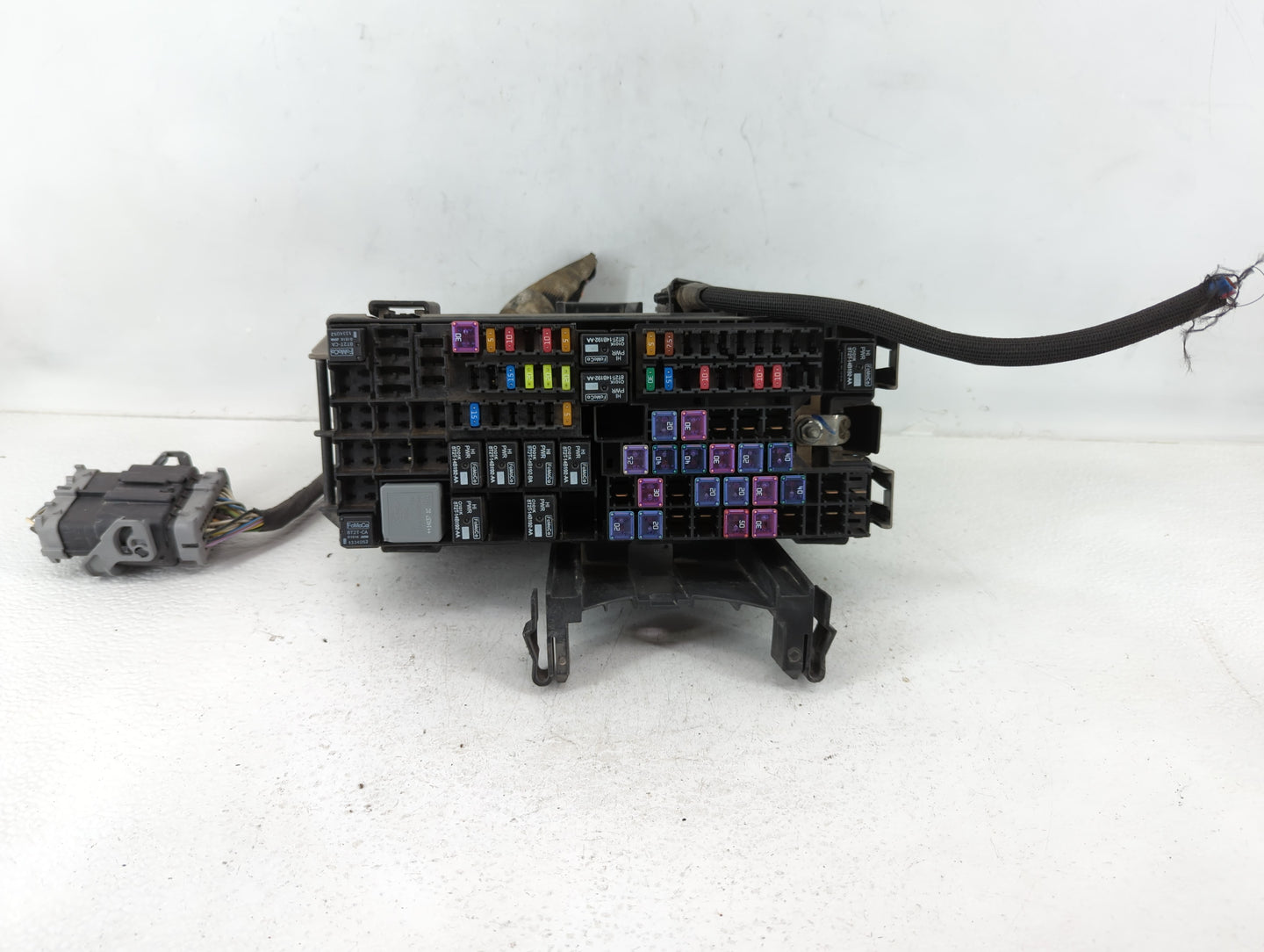 2013-2016 Ford Taurus Fusebox Fuse Box Panel Relay Module P/N:DG1T-14A003-BA Fits Fits 2013 2014 2015 2016 OEM Used Auto Par