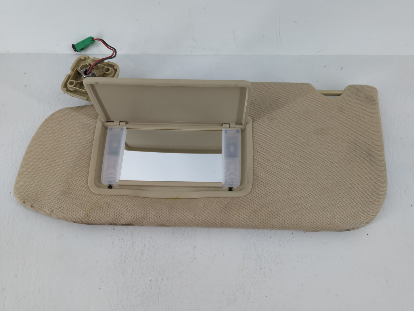 2013-2019 Ford Taurus Sun Visor Shade Replacement Driver Left Mirror Fits Fits 2013 2014 2015 2016 2017 2018 2019 OEM Used A