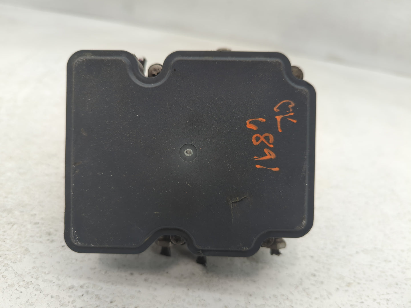 2014-2019 Ford Taurus ABS Pump Control Module Replacement P/N:DG13-2C405-B Fits Fits 2014 2015 2016 2017 2018 2019 OEM Used 