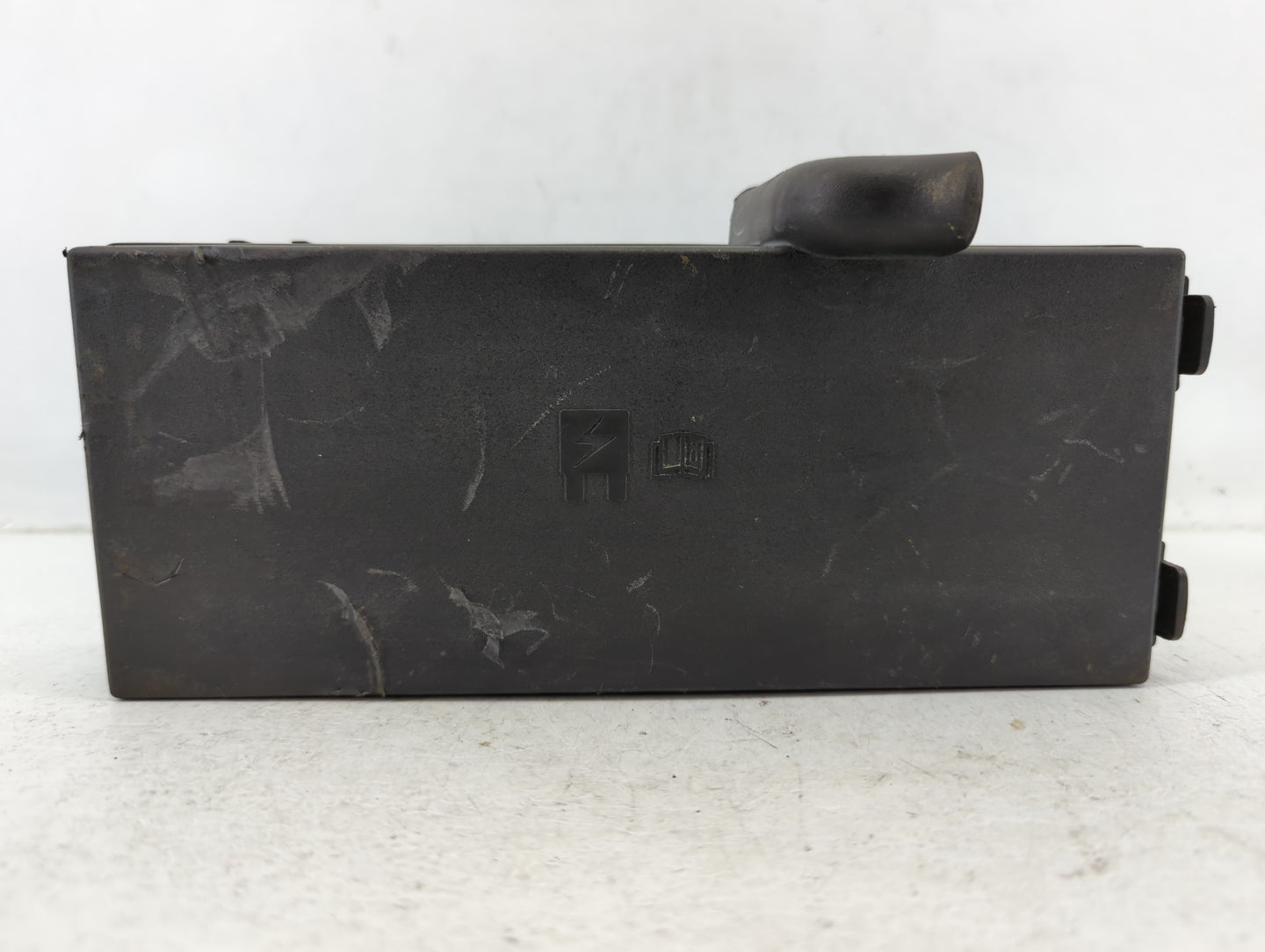 2013-2016 Ford Taurus Fusebox Fuse Box Panel Relay Module P/N:DG1T-14A003-BA Fits Fits 2013 2014 2015 2016 OEM Used Auto Par