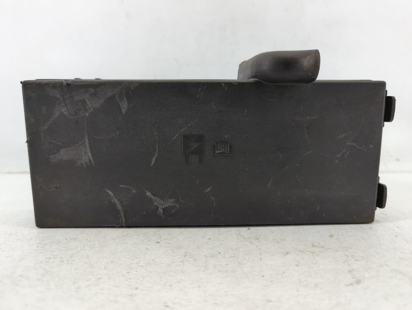 2013-2016 Ford Taurus Fusebox Fuse Box Panel Relay Module P/N:DG1T-14A003-BA Fits Fits 2013 2014 2015 2016 OEM Used Auto Par