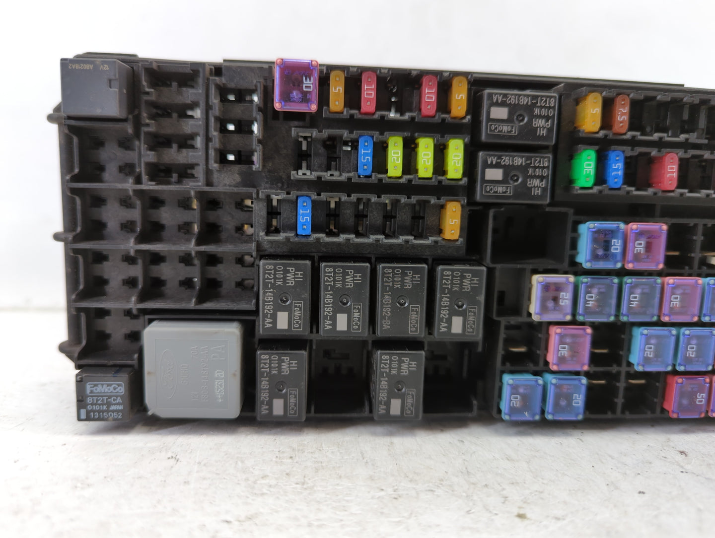 2013-2016 Ford Taurus Fusebox Fuse Box Panel Relay Module P/N:DG1T-14A003-BA Fits Fits 2013 2014 2015 2016 OEM Used Auto Par