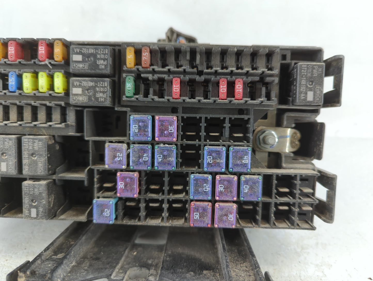 2013-2016 Ford Taurus Fusebox Fuse Box Panel Relay Module P/N:DG1T-14A003-BA Fits Fits 2013 2014 2015 2016 OEM Used Auto Par