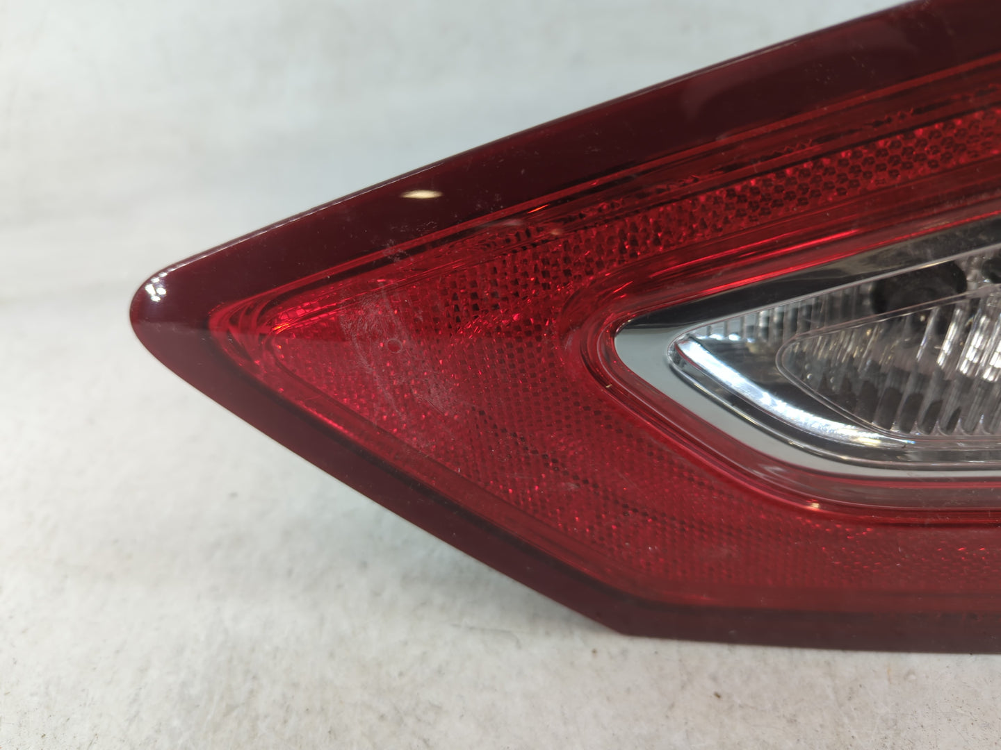 2013-2019 Ford Taurus Tail Light Assembly Passenger Right OEM P/N:DG73-13A602-AF Fits Fits 2013 2014 2015 2016 2017 2018 201