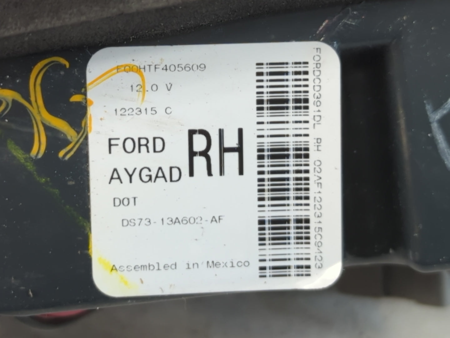 2013-2019 Ford Taurus Tail Light Assembly Passenger Right OEM P/N:DG73-13A602-AF Fits Fits 2013 2014 2015 2016 2017 2018 201
