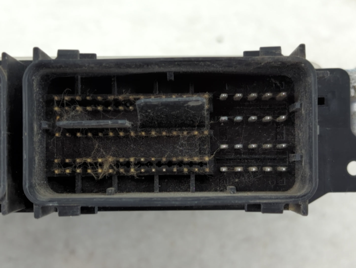 2015 Ford Taurus PCM Engine Control Computer ECU ECM PCU OEM Fits OEM Used Auto Parts - Oemusedautoparts1.com