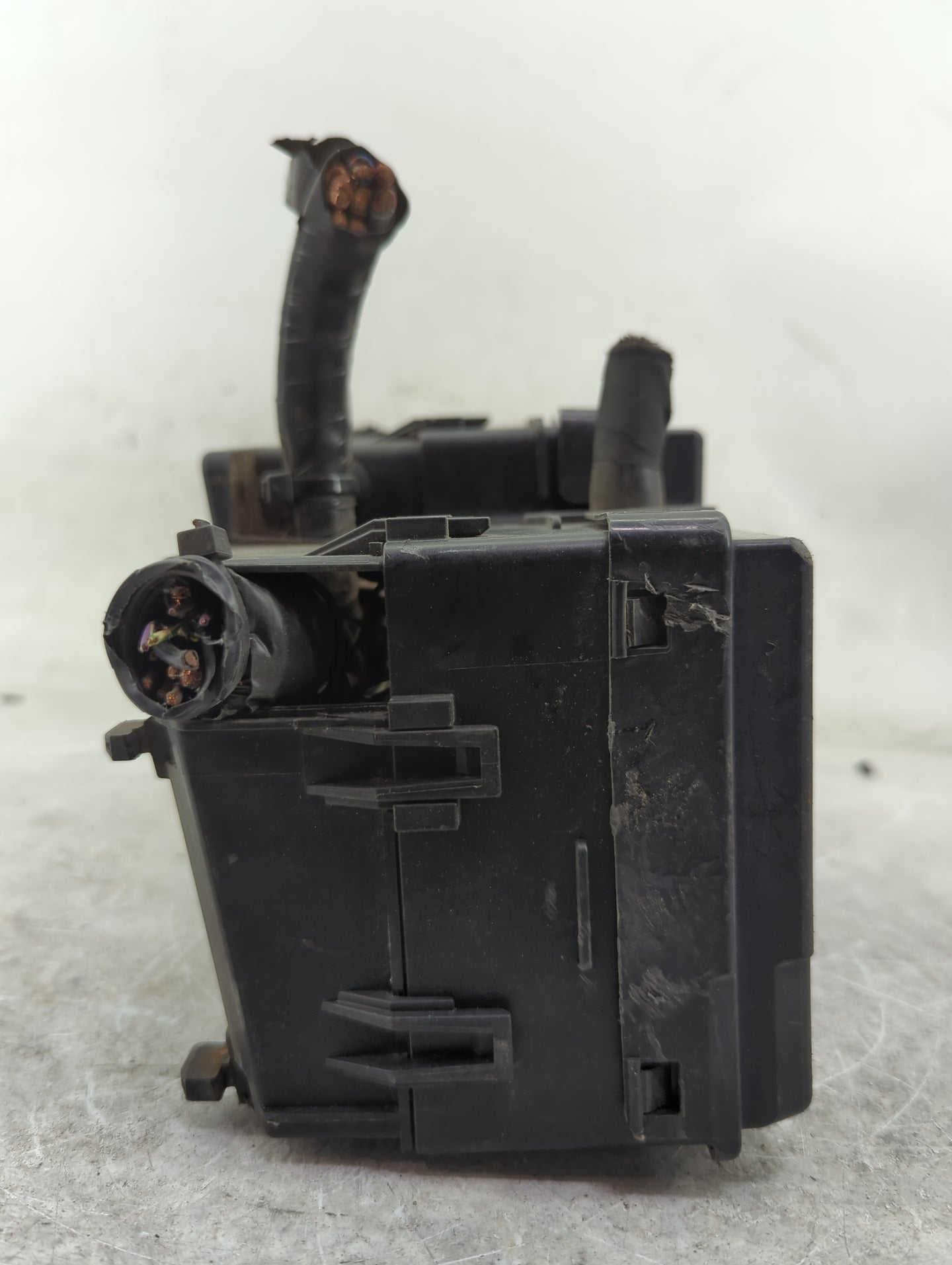 2015 Ford Transit Fusebox Fuse Box Panel Relay Module P/N:AV6T-14A142-AB Fits OEM Used Auto Parts - Oemusedautoparts1.com