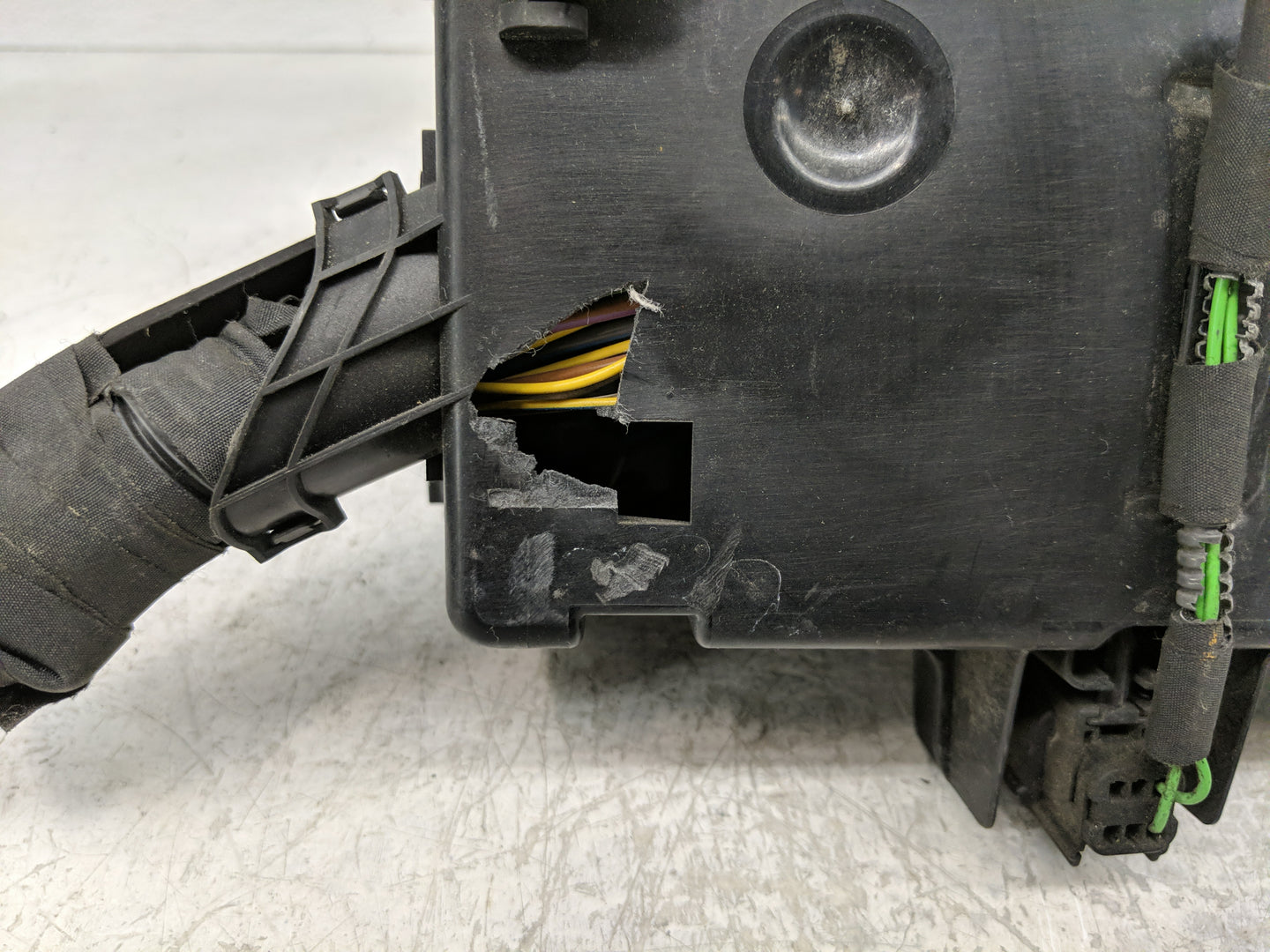 2015 Ford Transit-250 Fusebox Fuse Box Panel Relay Module P/N:7254-7478-30 BK2T-14A175-AA Fits OEM Used Auto Parts - Oemused