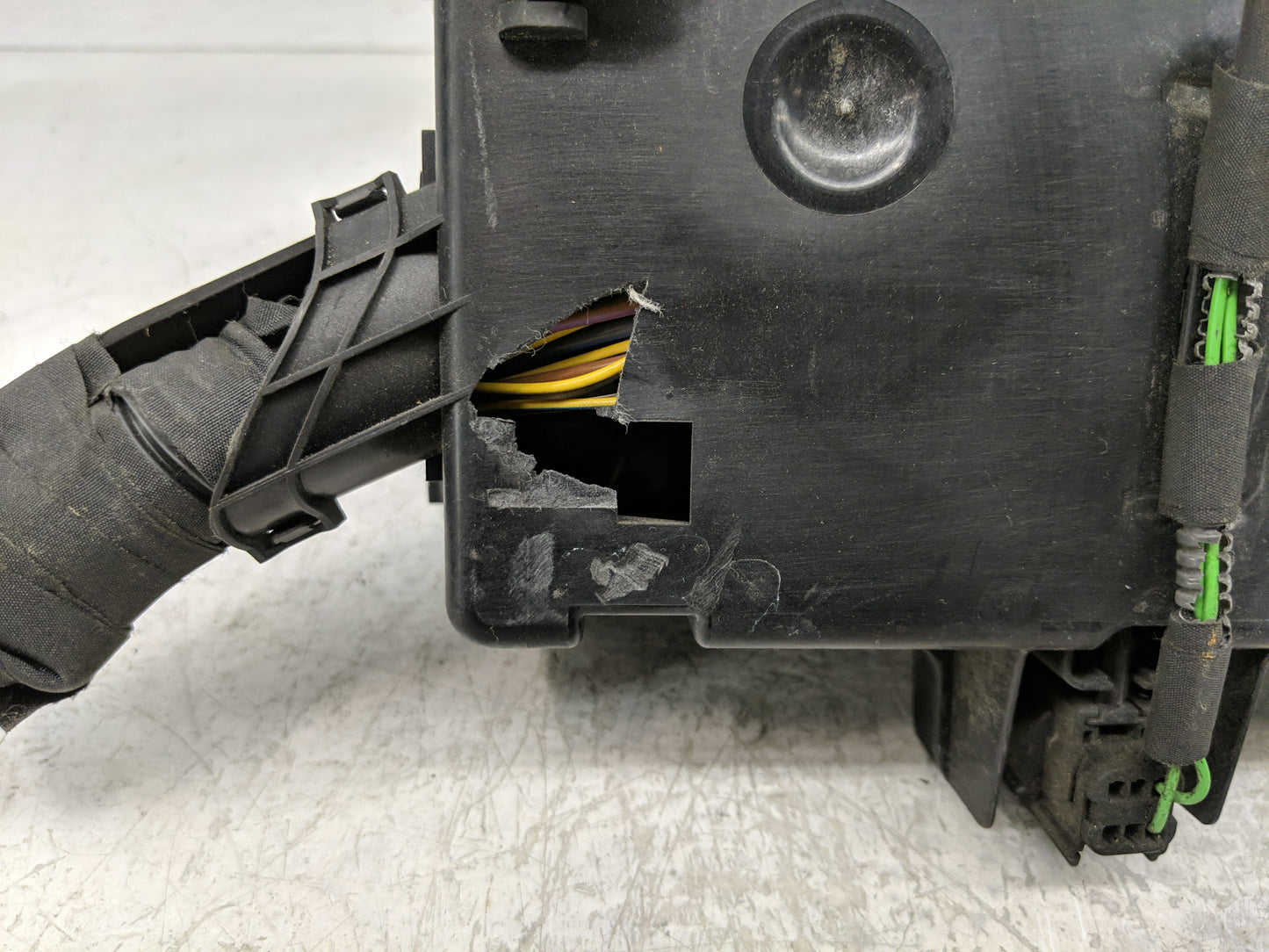 2015 Ford Transit-250 Fusebox Fuse Box Panel Relay Module P/N:7254-7478-30 BK2T-14A175-AA Fits OEM Used Auto Parts - Oemused
