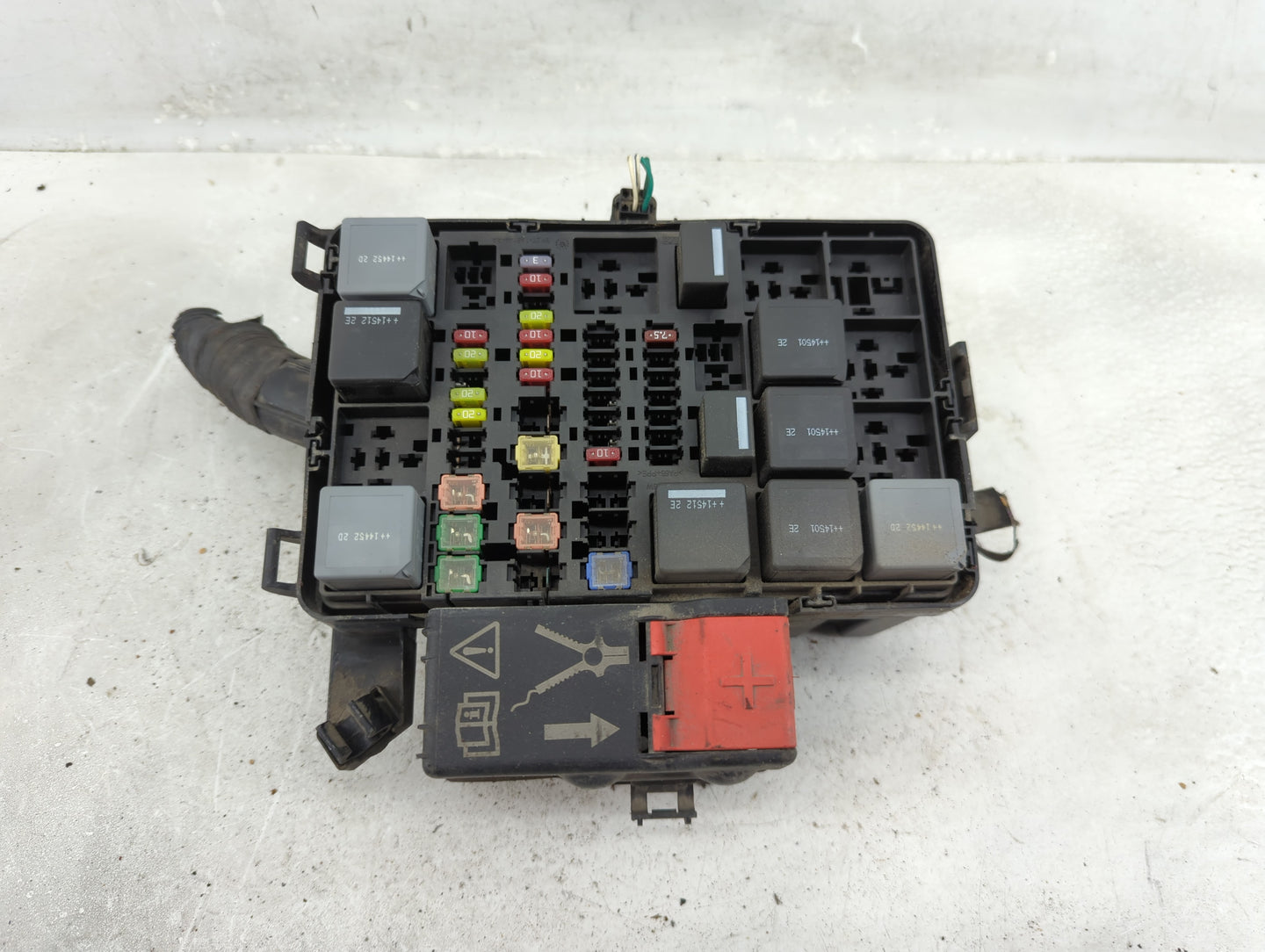 2015 Ford Transit-250 Fusebox Fuse Box Panel Relay Module P/N:7254-7478-30 BK2T-14A175-AA Fits OEM Used Auto Parts - Oemused