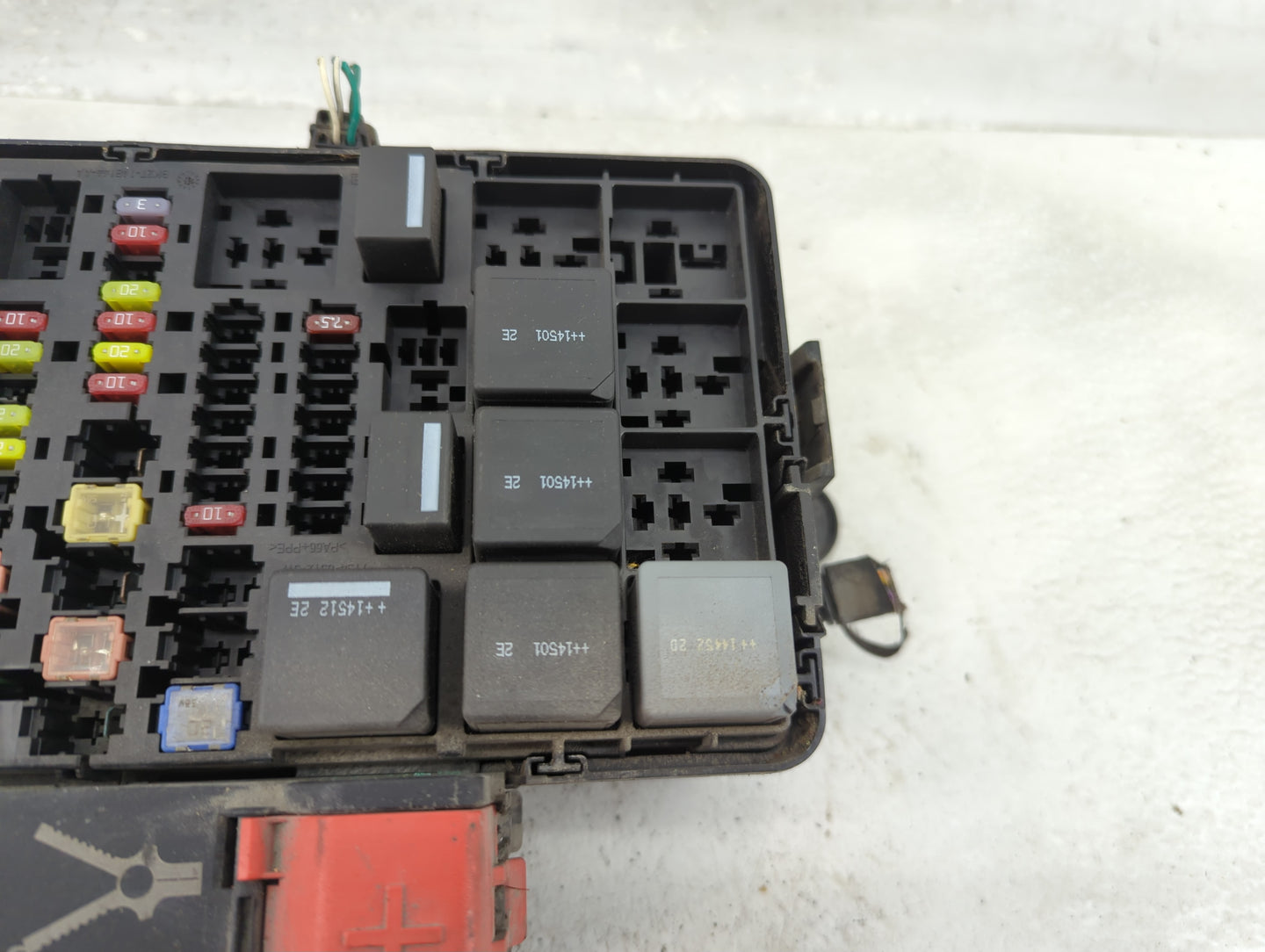 2015 Ford Transit-250 Fusebox Fuse Box Panel Relay Module P/N:7254-7478-30 BK2T-14A175-AA Fits OEM Used Auto Parts - Oemused
