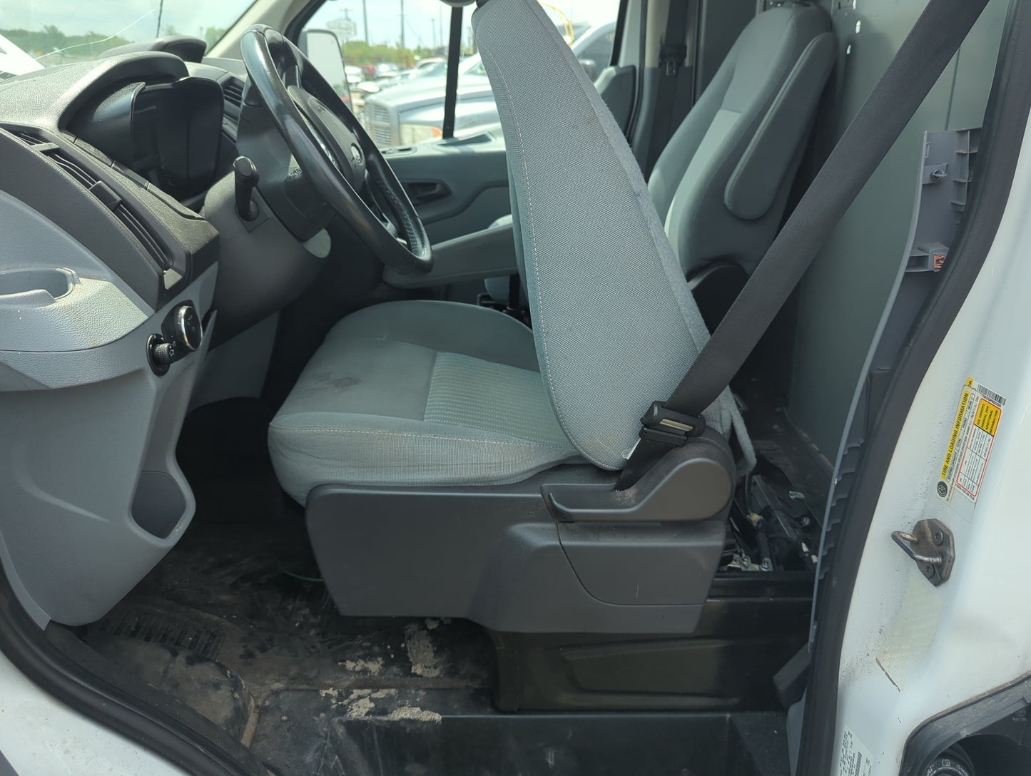 2015-2015 Ford Transit-250 Driver Front Seat Oem - Oemusedautoparts1.com