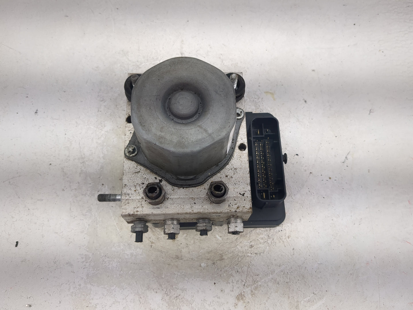 2015-2019 Ford Transit-350 ABS Pump Control Module Replacement P/N:EK41-2C405-AA 269538 Fits Fits 2015 2016 2017 2018 2019 O