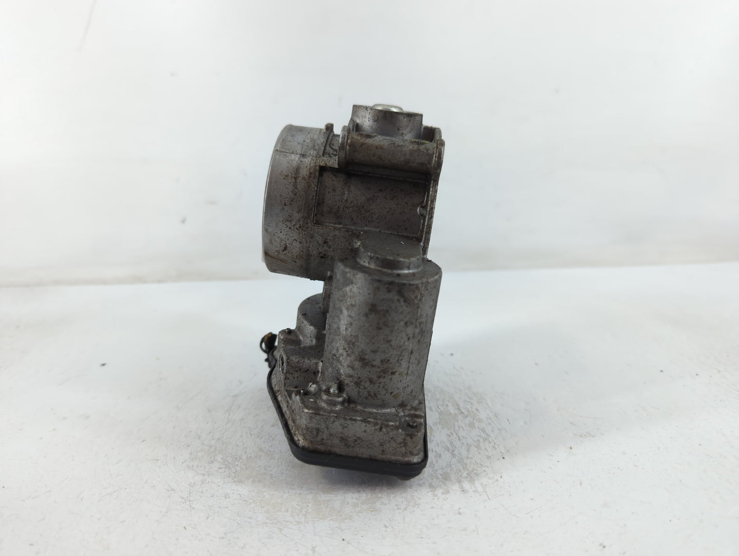 2014-2021 Ford Transit Throttle Body P/N:2A1513B-0288 Fits Fits 2013 2014 2015 2016 2017 2018 2019 2020 2021 2022 OEM Used A