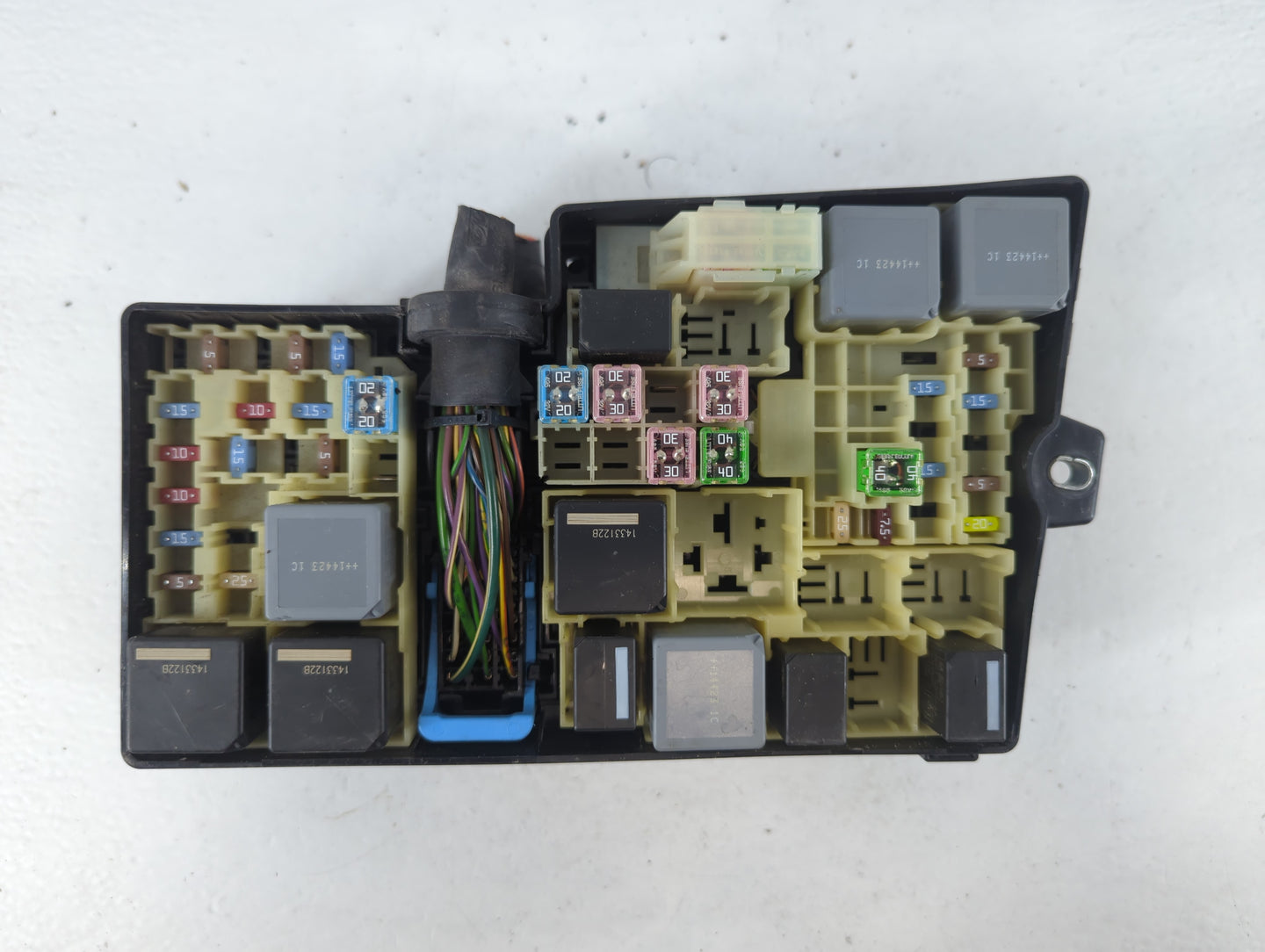 2014-2015 Ford Transit Fusebox Fuse Box Panel Relay Module P/N:AV6T-14A142-AB Fits Fits 2014 2015 OEM Used Auto Parts - Oemu