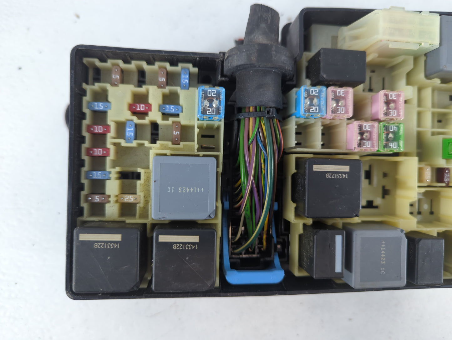 2014-2015 Ford Transit Fusebox Fuse Box Panel Relay Module P/N:AV6T-14A142-AB Fits Fits 2014 2015 OEM Used Auto Parts - Oemu