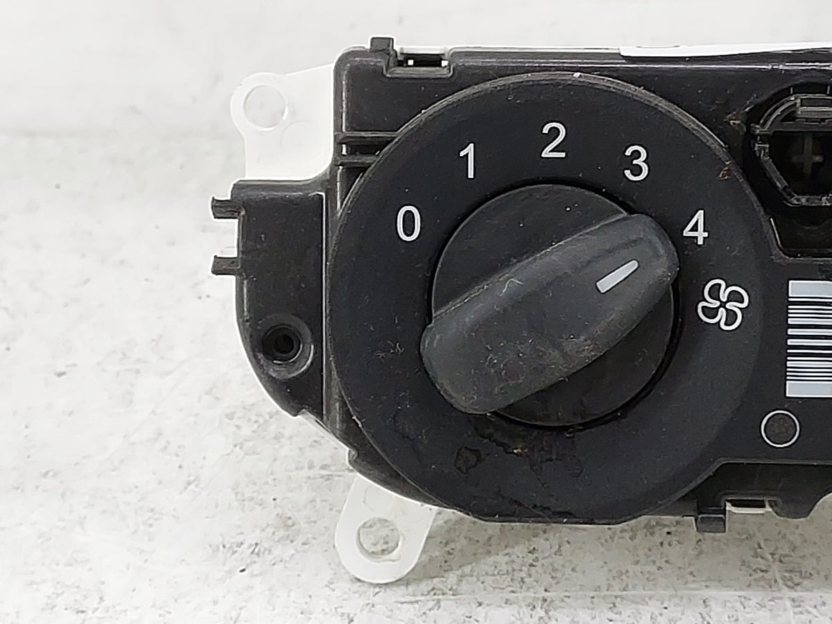 2015 Ford Transit 250 Climate Control Module Temperature AC/Heater Replacement P/N:BM5T 18C419 BM5T 18C830 Fits OEM Used Aut