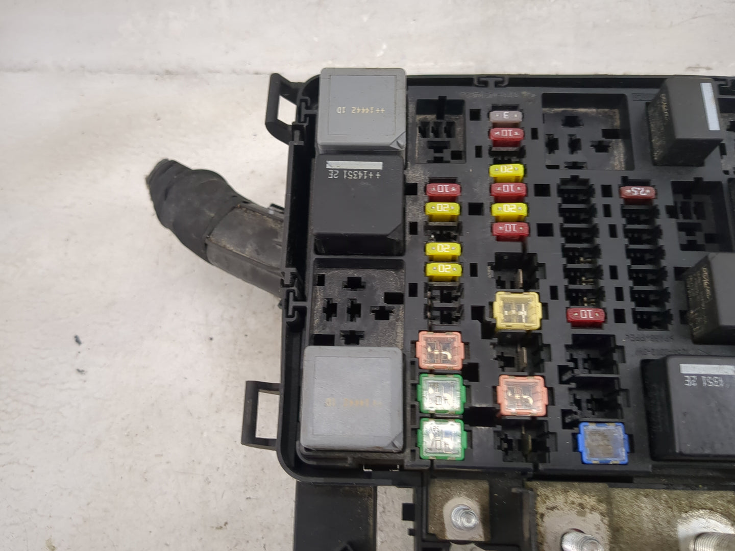 2015 Ford Transit 250 Fusebox Fuse Box Panel Relay Module P/N:BK2T-14A175-AA 7254-7478-30 Fits OEM Used Auto Parts - Oemused