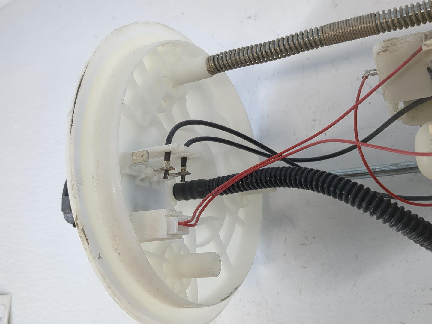 2014-2018 Ford Transit Connect Electrical Gas Fuel Pump Assembly - Oemusedautoparts1.com