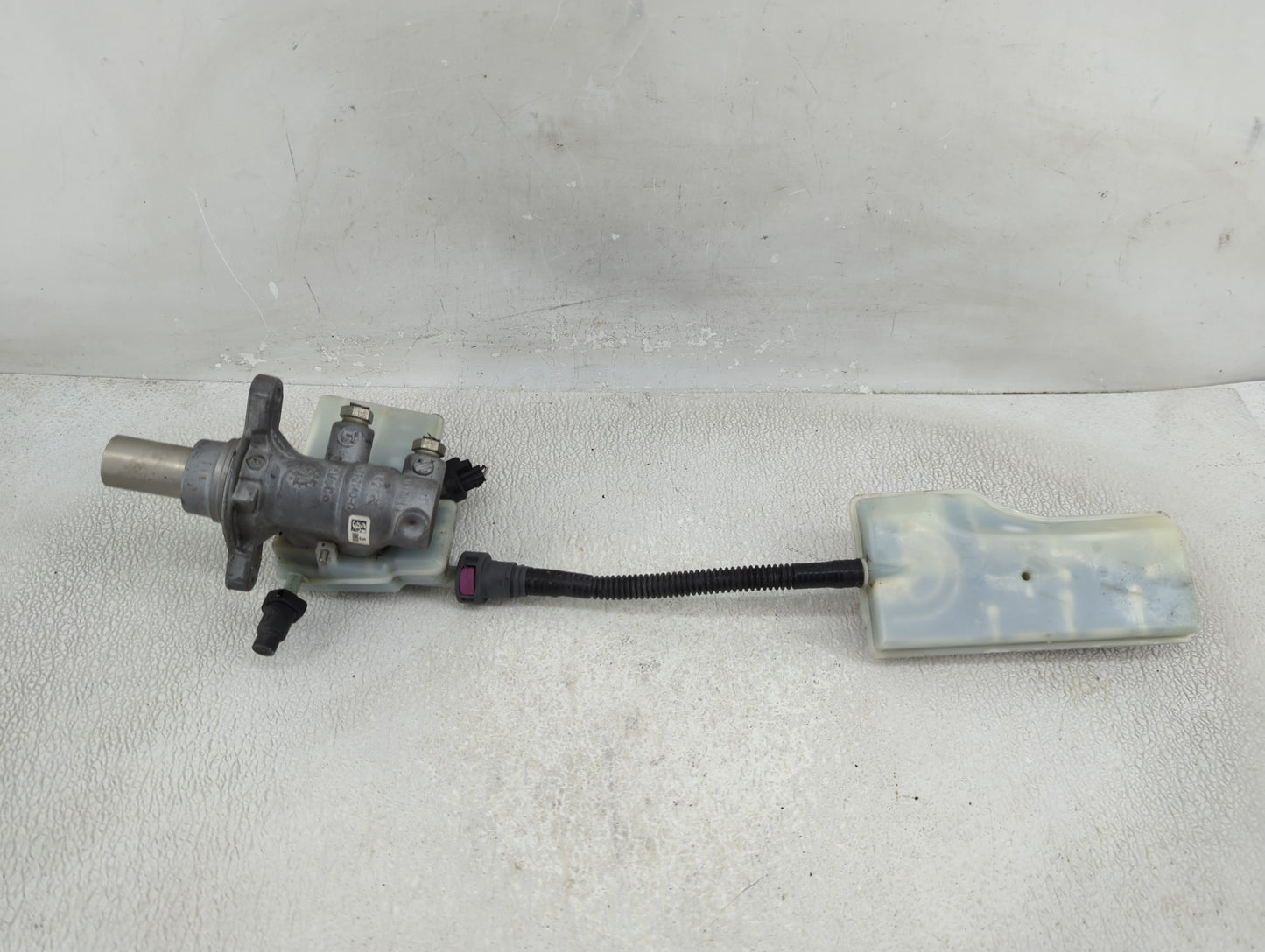 2014-2018 Ford Transit Connect Brake Master Cylinder - Oemusedautoparts1.com