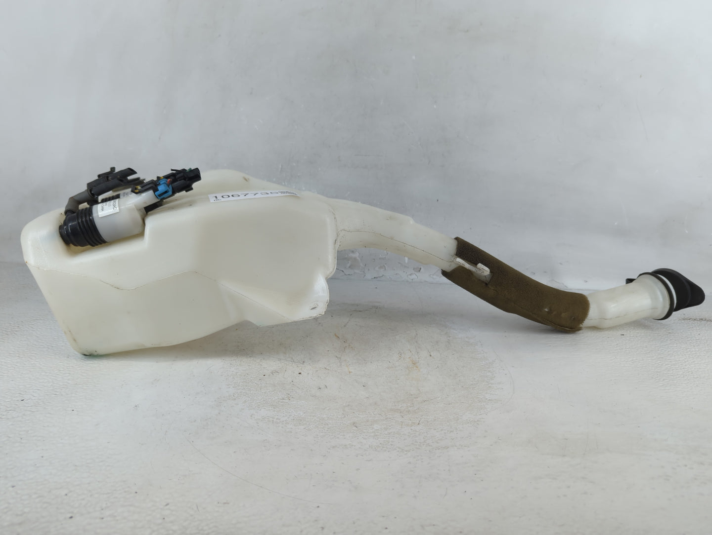 2010-2017 Gmc Acadia Windshield Washer Fluid Reservoir Bottle Oem - Oemusedautoparts1.com
