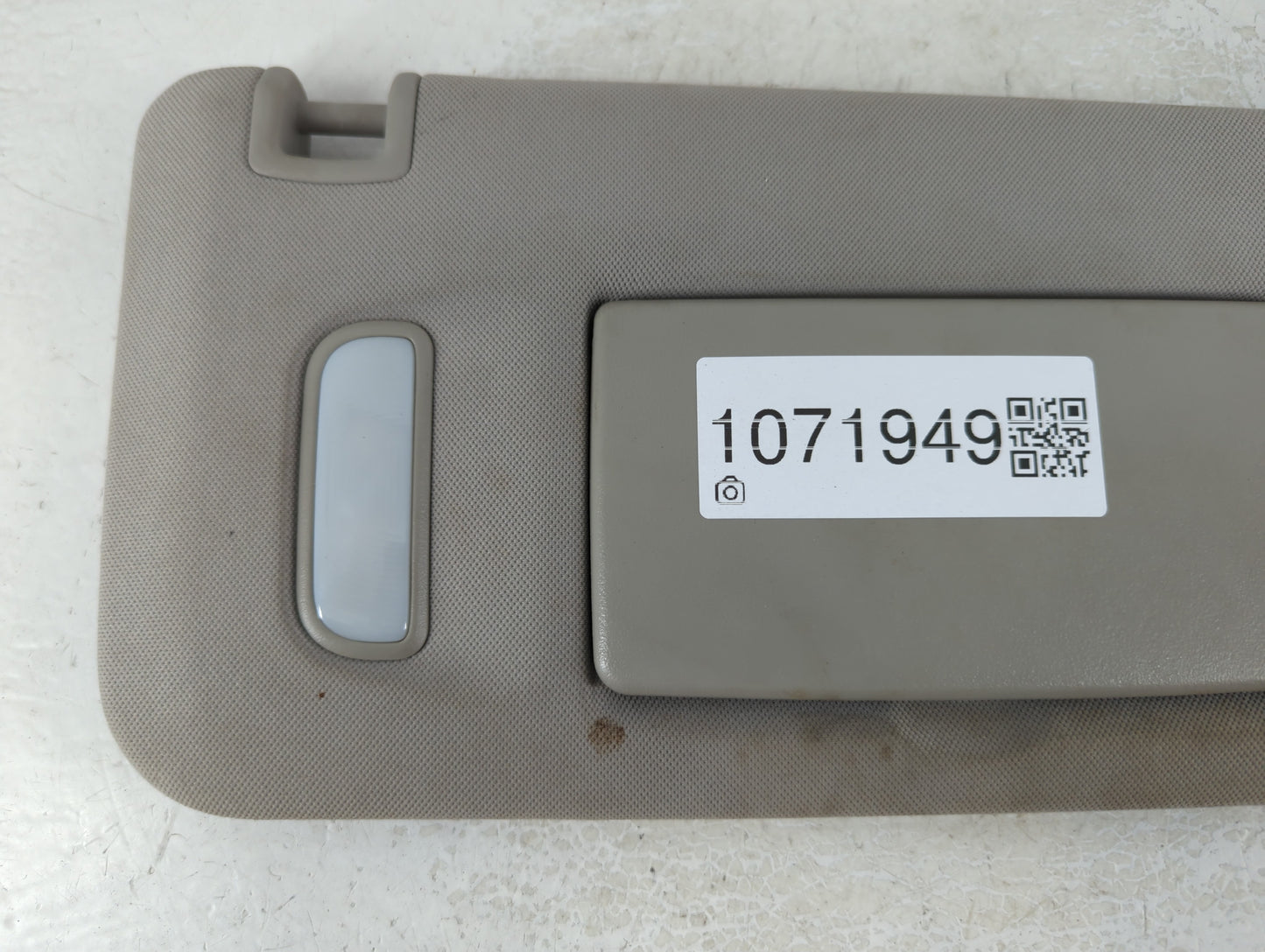 2007-2017 Gmc Acadia Sun Visor Shade Replacement Passenger Right Mirror Fits OEM Used Auto Parts - Oemusedautoparts1.com
