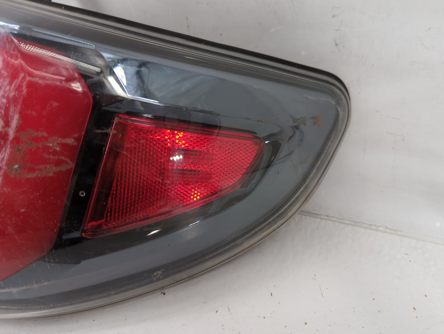 2013-2017 Gmc Acadia Tail Light Assembly Passenger Right OEM P/N:23236015 Fits Fits 2013 2014 2015 2016 2017 OEM Used Auto P