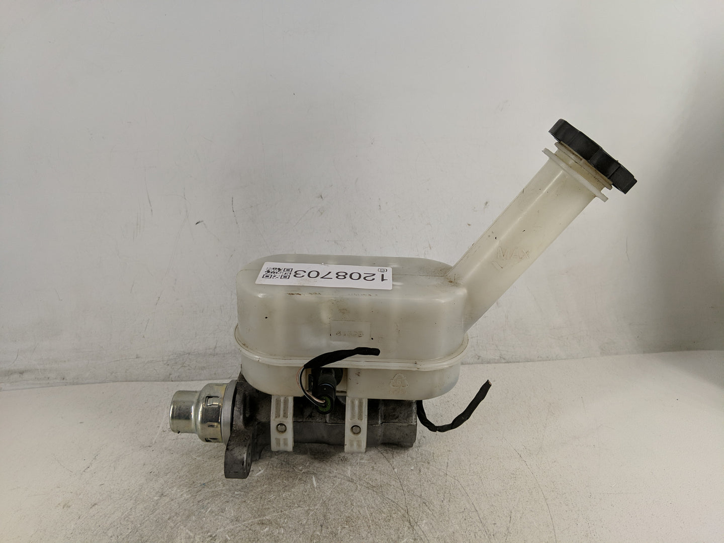 2009-2017 Gmc Acadia Brake Master Cylinder - Oemusedautoparts1.com