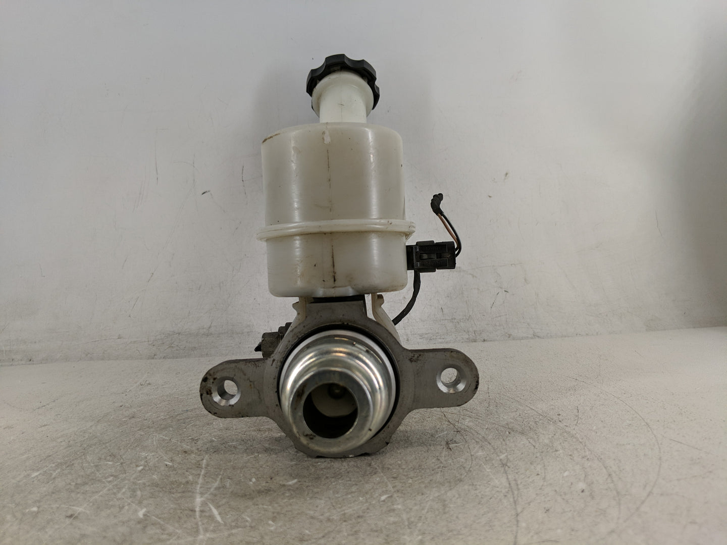 2009-2017 Gmc Acadia Brake Master Cylinder - Oemusedautoparts1.com