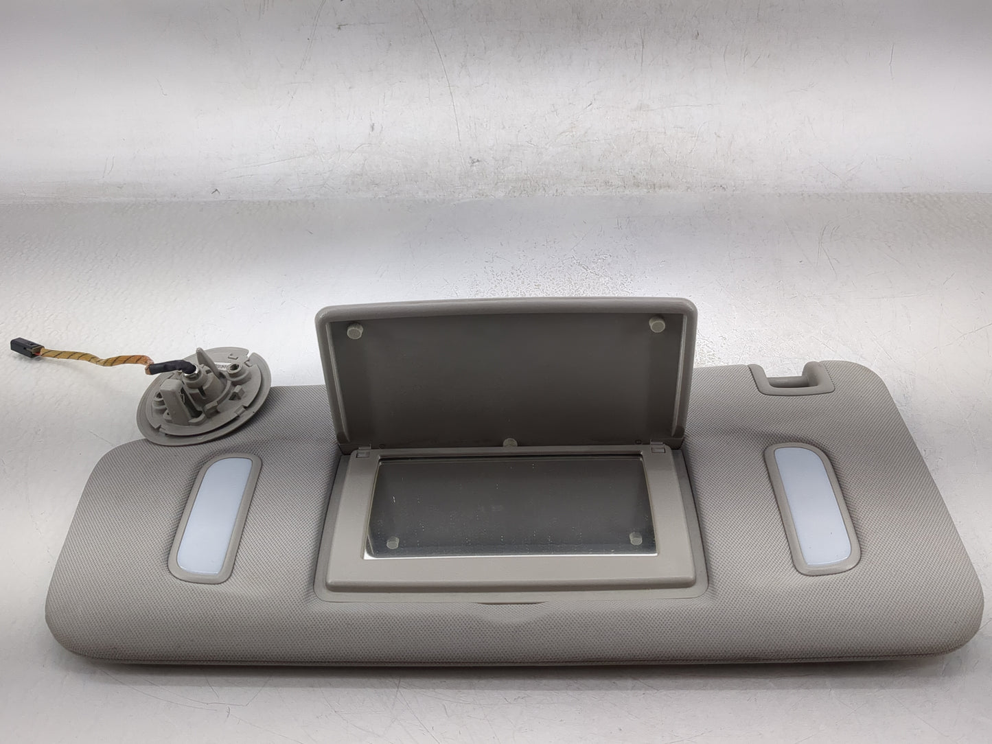 2007-2017 Gmc Acadia Sun Visor Shade Replacement Driver Left Mirror Fits OEM Used Auto Parts - Oemusedautoparts1.com