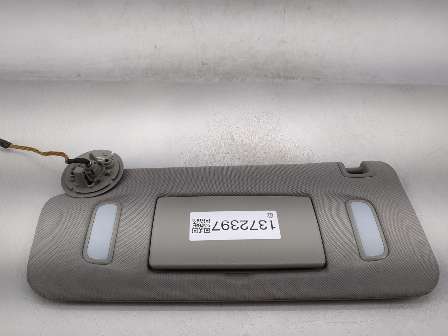 2007-2017 Gmc Acadia Sun Visor Shade Replacement Driver Left Mirror Fits OEM Used Auto Parts - Oemusedautoparts1.com