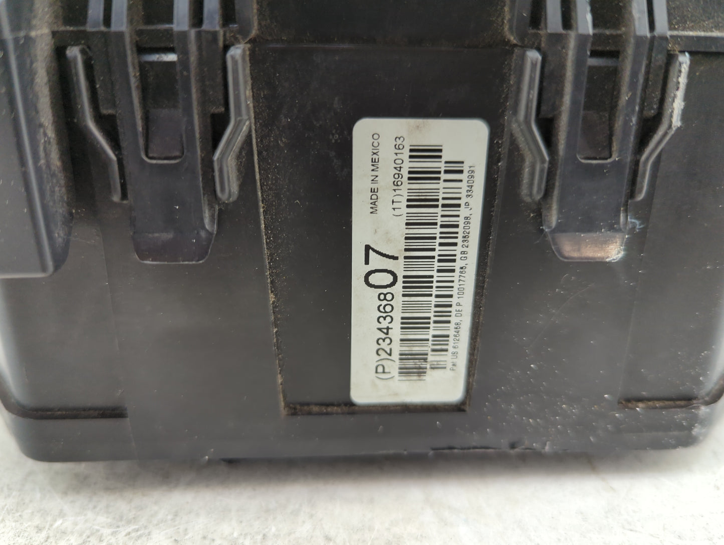2015-2017 Gmc Acadia Fusebox Fuse Box Panel Relay Module P/N:23436807 Fits Fits 2015 2016 2017 OEM Used Auto Parts - Oemused