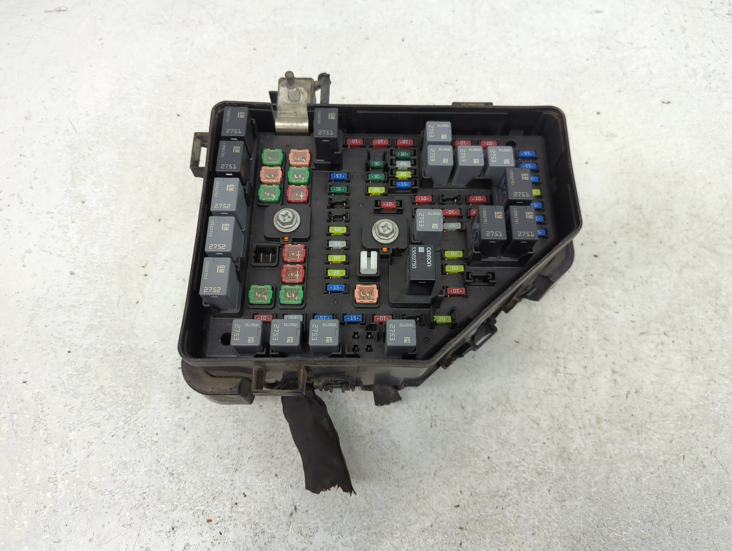 2015-2017 Gmc Acadia Fusebox Fuse Box Panel Relay Module P/N:P23436803 Fits Fits 2015 2016 2017 OEM Used Auto Parts - Oemuse